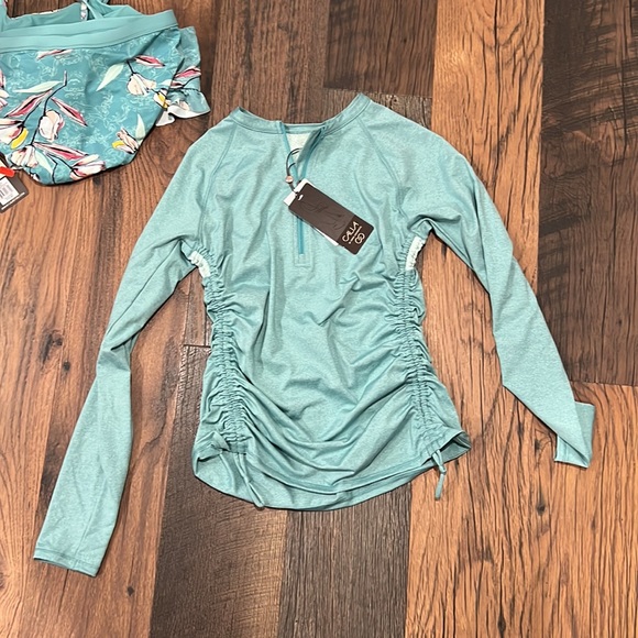 NWT Bathing suit & rash guard - Picture 6 of 10